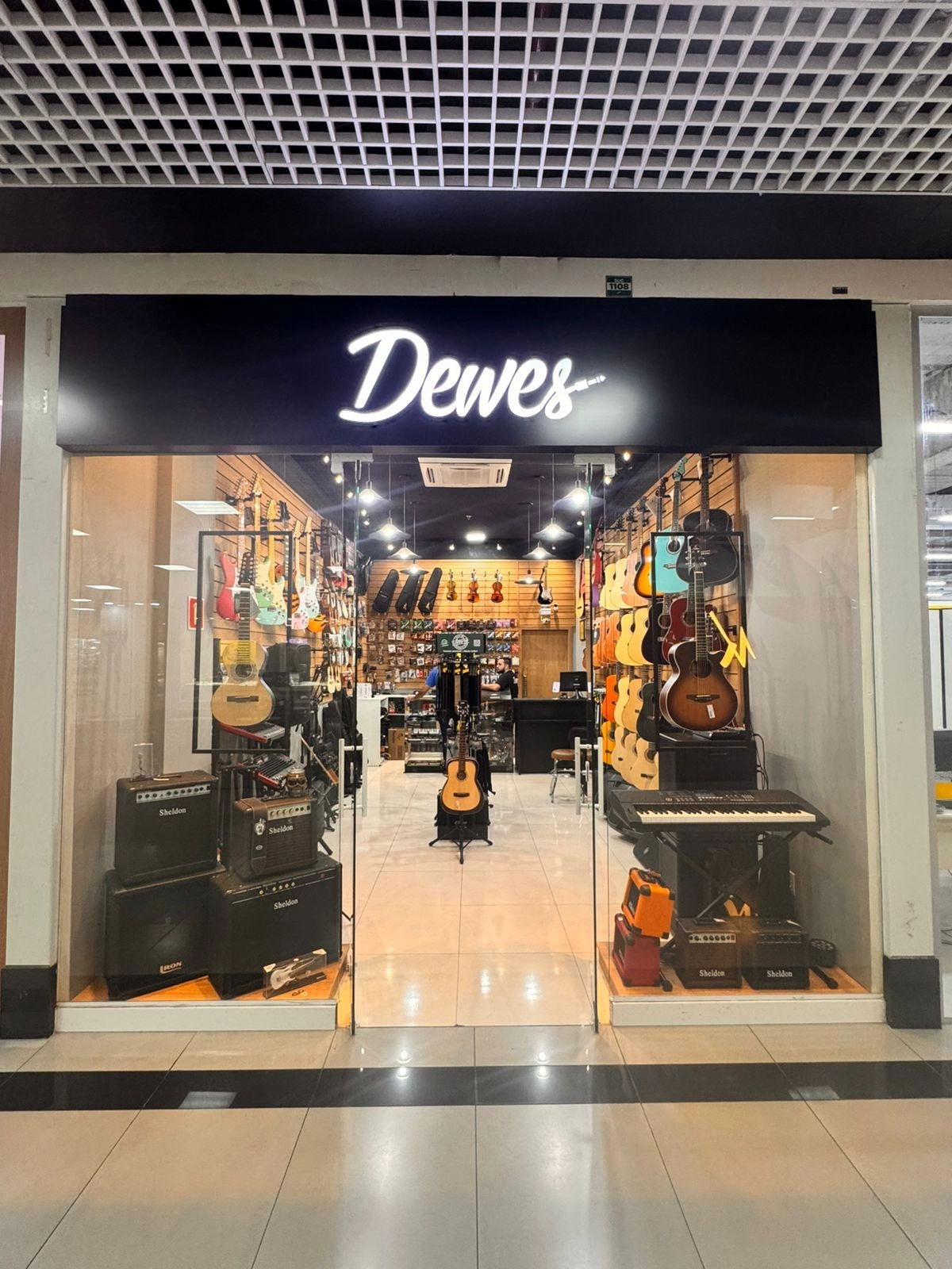 Image descritiva da unidade Dewes: Instrumentos Musicais e Áudio